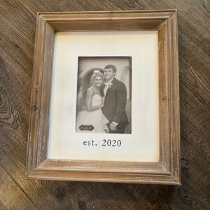 Mud Pie Tan and Cream Vintage-Style Frame